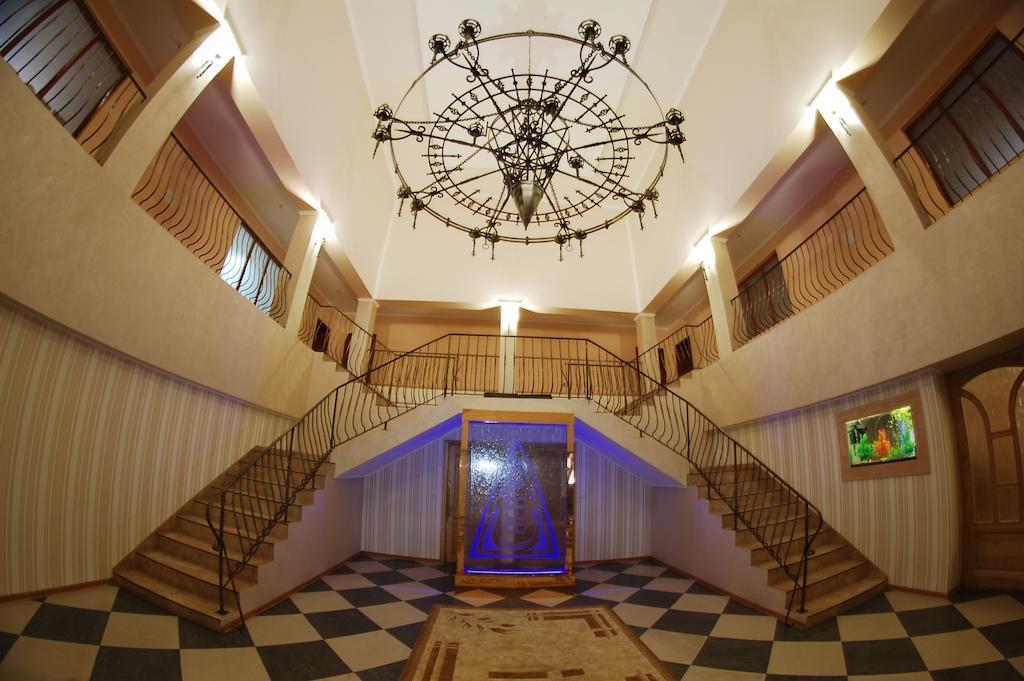 Hotel Intourist Mukacheve Ngoại thất bức ảnh