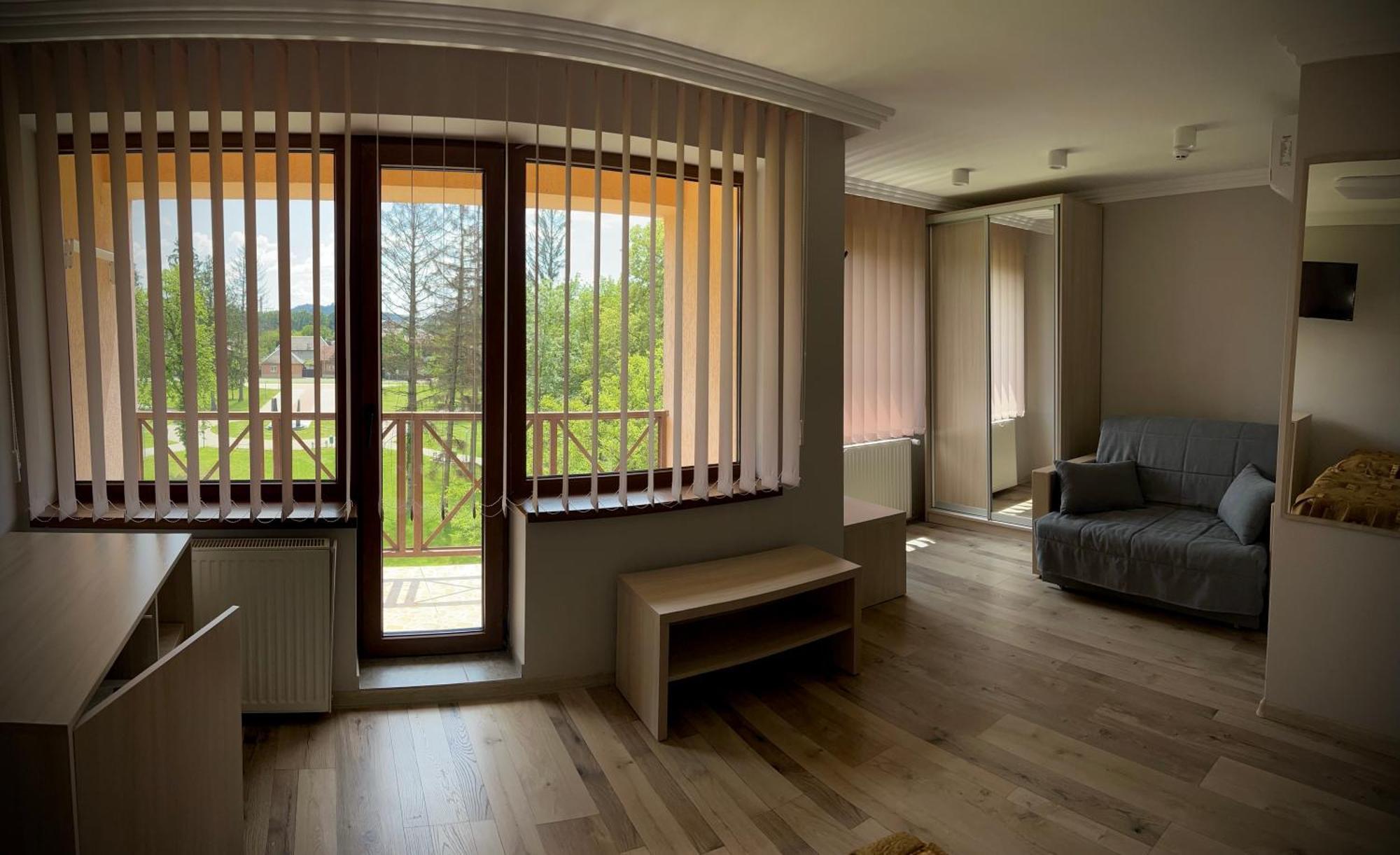 Hotel Intourist Mukacheve Ngoại thất bức ảnh