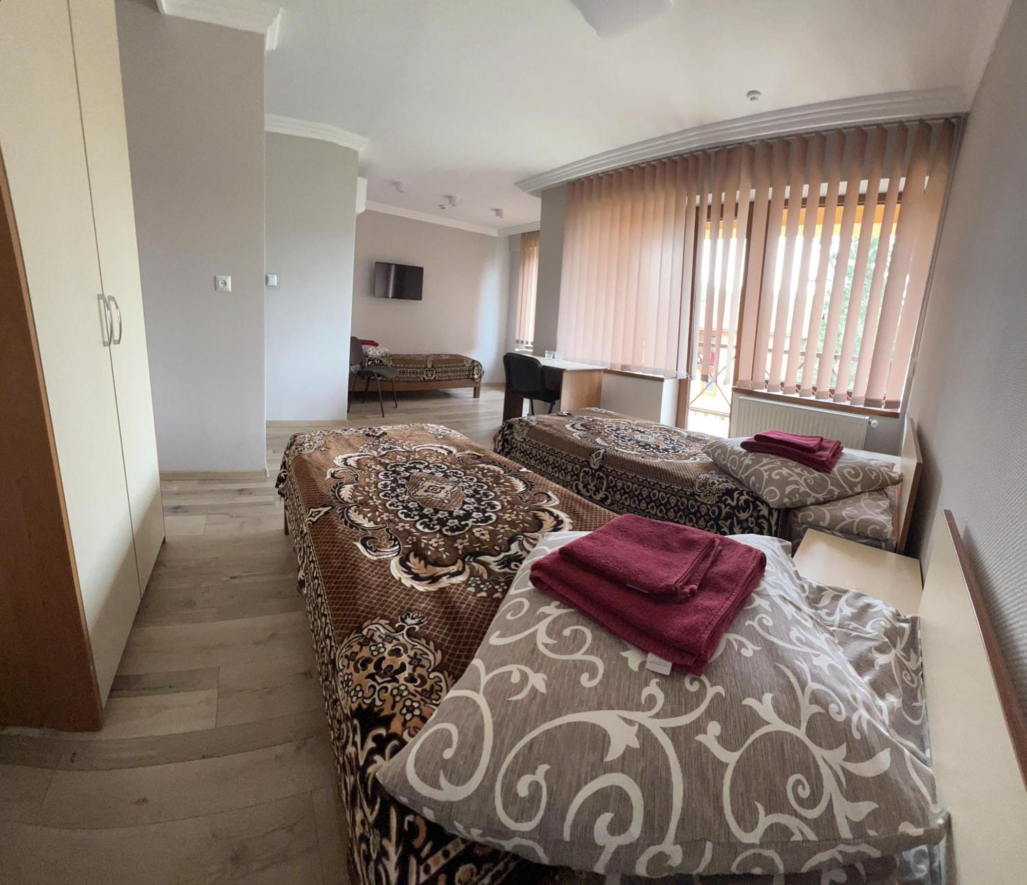 Hotel Intourist Mukacheve Ngoại thất bức ảnh