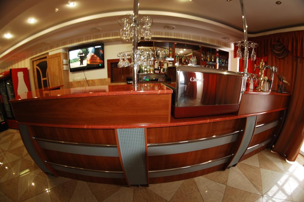 Hotel Intourist Mukacheve Ngoại thất bức ảnh