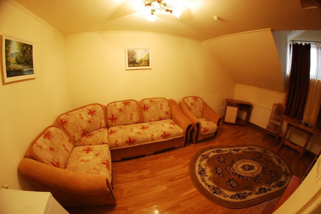 Hotel Intourist Mukacheve Phòng bức ảnh